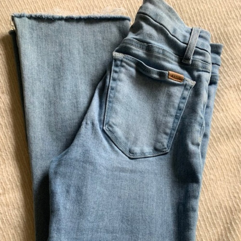 Joe's Jeans Hi Rise Honey Flawless Curvy Cropped Boot Raw Hem - Size 24